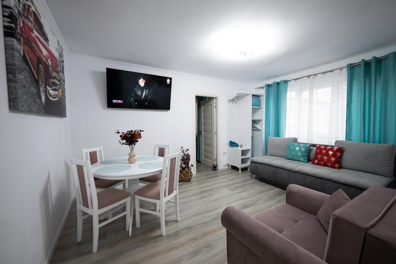 L&R Boutique Apartment Otelu Rosu Exterior foto
