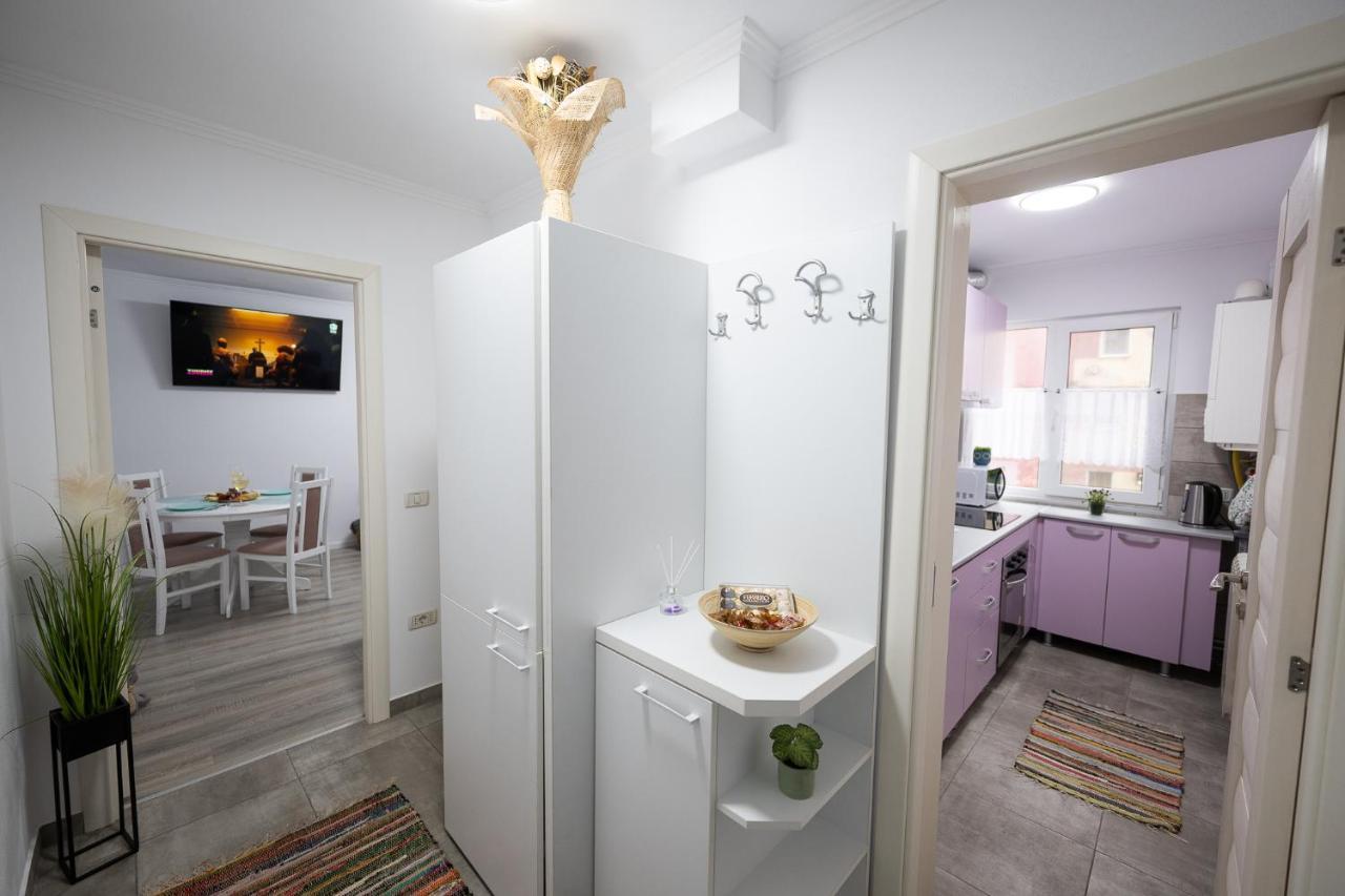 L&R Boutique Apartment Otelu Rosu Exterior foto